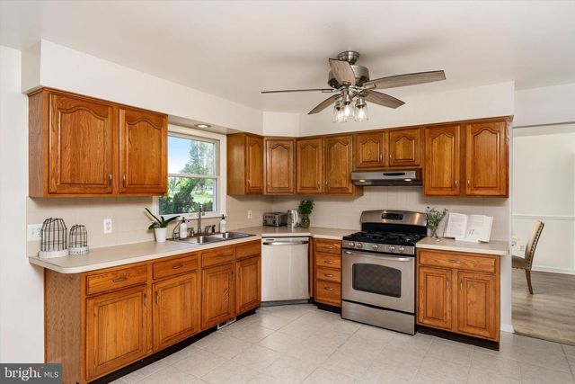 2 CARNEY WAY, Hamilton, NJ 08620