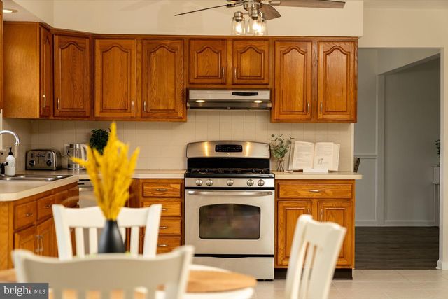 2 CARNEY WAY, Hamilton, NJ 08620