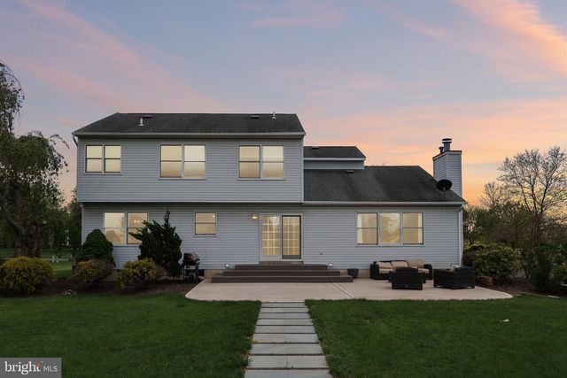 2 CARNEY WAY, Hamilton, NJ 08620