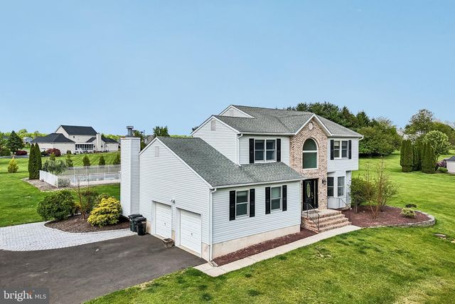 2 CARNEY WAY, Hamilton, NJ 08620
