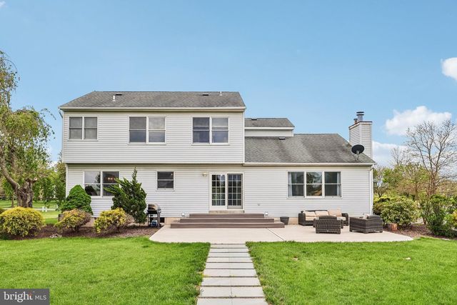 2 CARNEY WAY, Hamilton, NJ 08620