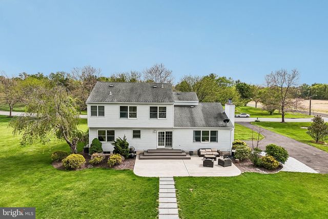 2 CARNEY WAY, Hamilton, NJ 08620