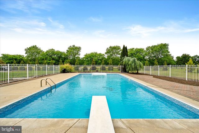 2 CARNEY WAY, Hamilton, NJ 08620