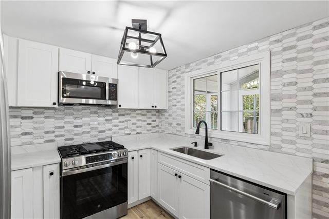 142 SANIEL, West Mifflin, PA 15122