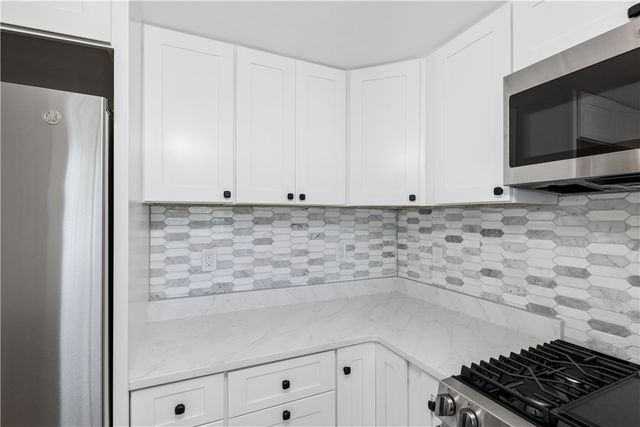 142 SANIEL, West Mifflin, PA 15122