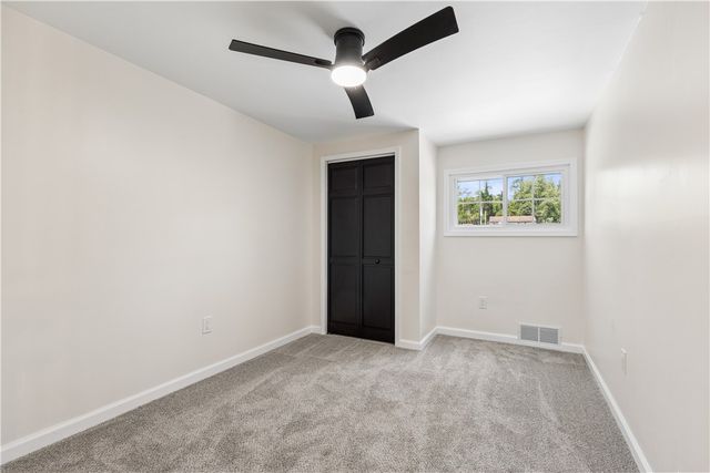 142 SANIEL, West Mifflin, PA 15122