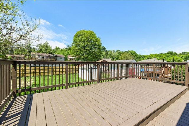 142 SANIEL, West Mifflin, PA 15122