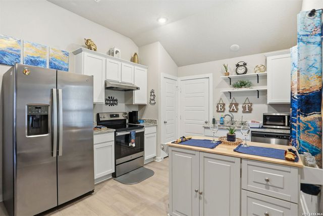 7003 Emerald Valley, San Antonio, TX 78242