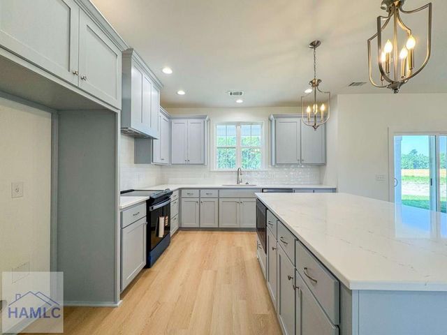 17 Carver Way, Midway, GA 31320