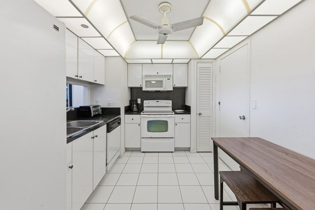 4750 S Ocean Boulevard 512, Highland Beach, FL 33487