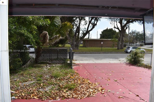 2121 NW 26th Ave, Fort Lauderdale, FL 33311