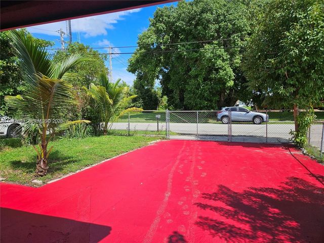 2121 NW 26th Ave, Fort Lauderdale, FL 33311