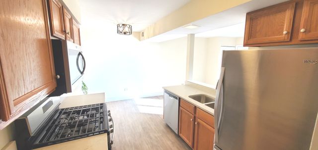 1307 FALL Court, Wheeling, IL 60090