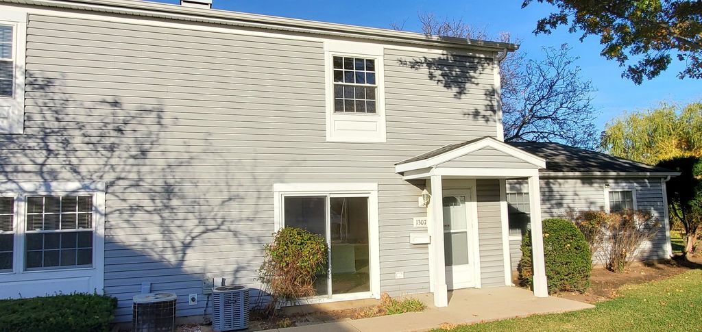 1307 FALL Court, Wheeling, IL 60090