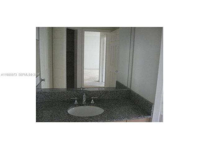 2486 Centergate Dr 102, Miramar, FL 33025