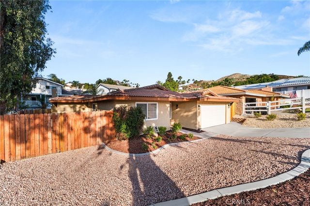 30550 Cinnamon Teal, Canyon Lake, CA 92587
