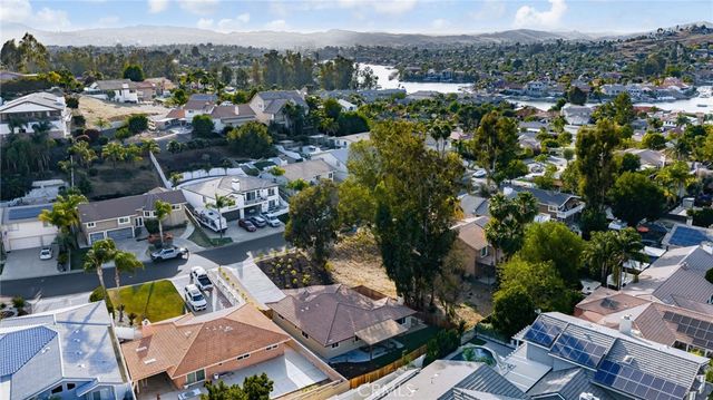 30550 Cinnamon Teal, Canyon Lake, CA 92587