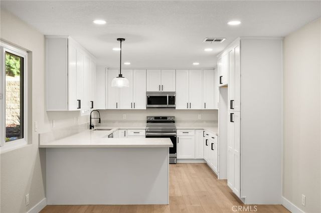 30550 Cinnamon Teal, Canyon Lake, CA 92587