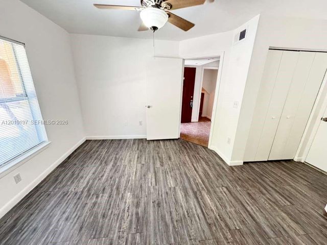 4767 Via Palm Lks 204, West Palm Beach, FL 33417