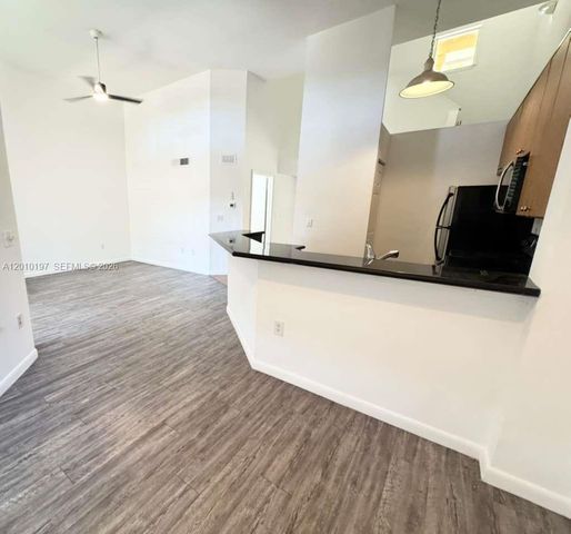 4767 Via Palm Lks 204, West Palm Beach, FL 33417