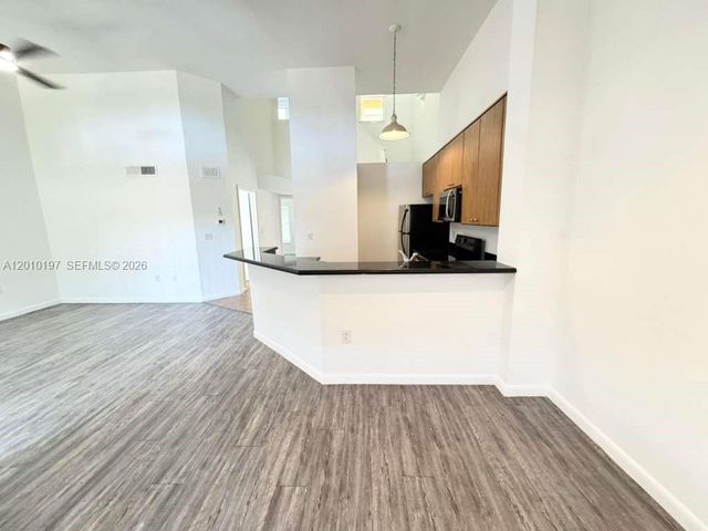 4767 Via Palm Lks 204, West Palm Beach, FL 33417