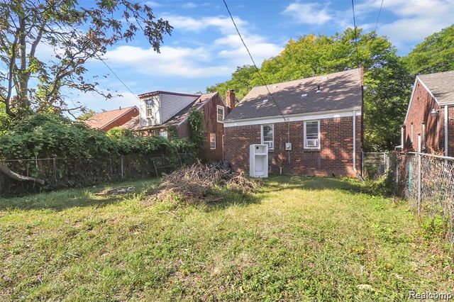 8342 Roselawn Street, Detroit, MI 48204