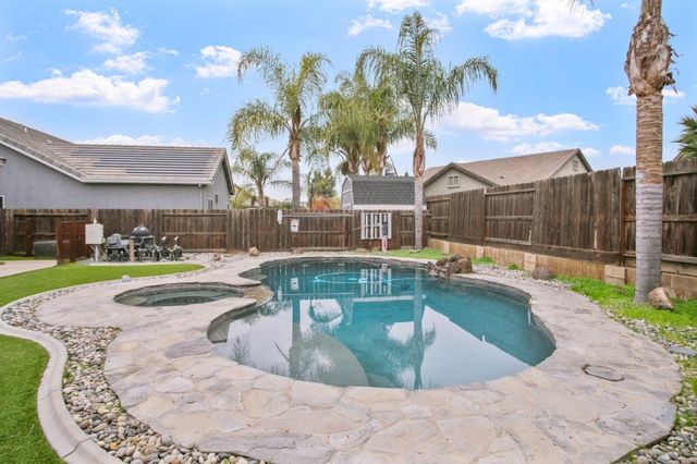 2604 Brickburg Street, Denair, CA 95316