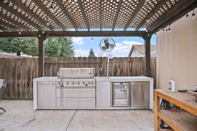2604 Brickburg Street, Denair, CA 95316