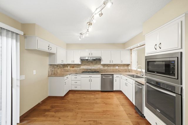 8728 Bluff Ln, Fair Oaks, CA 95628