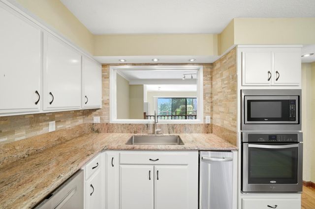 8728 Bluff Ln, Fair Oaks, CA 95628
