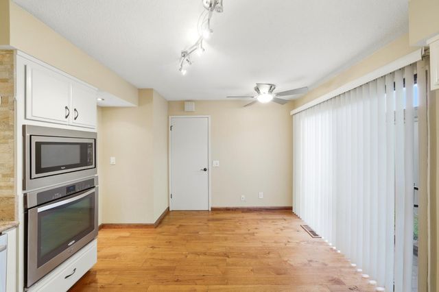 8728 Bluff Ln, Fair Oaks, CA 95628