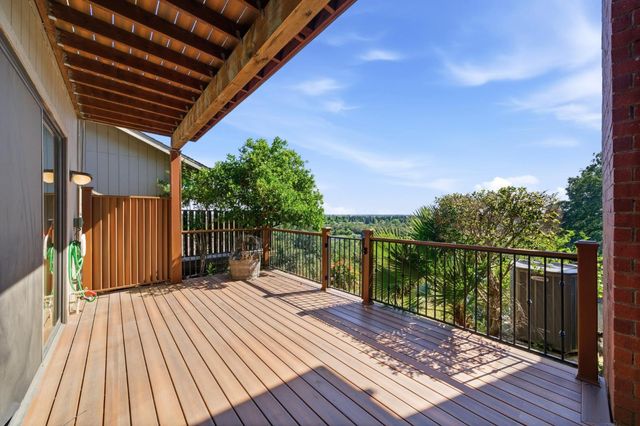8728 Bluff Ln, Fair Oaks, CA 95628