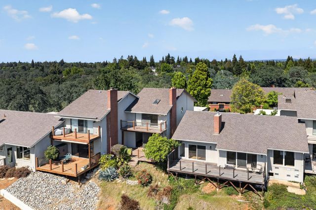 8728 Bluff Ln, Fair Oaks, CA 95628