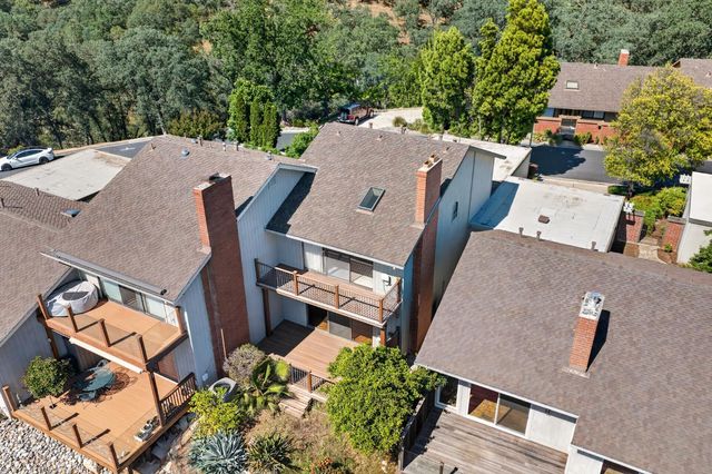 8728 Bluff Ln, Fair Oaks, CA 95628