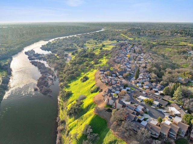 8728 Bluff Ln, Fair Oaks, CA 95628