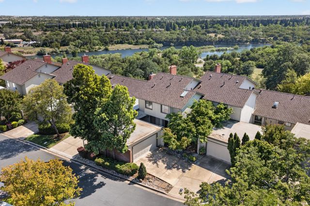 8728 Bluff Ln, Fair Oaks, CA 95628