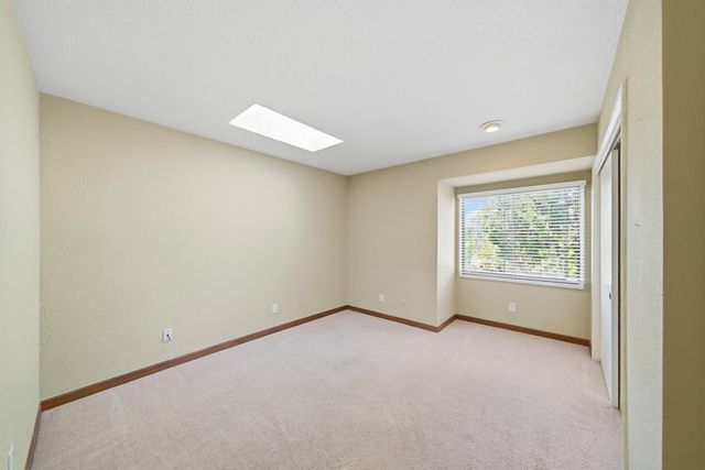 8728 Bluff Ln, Fair Oaks, CA 95628