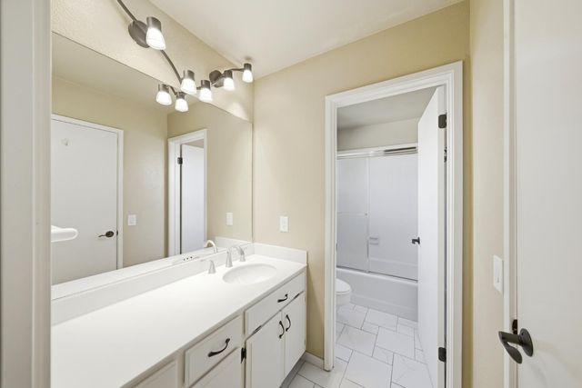 8728 Bluff Ln, Fair Oaks, CA 95628