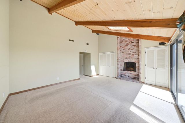 8728 Bluff Ln, Fair Oaks, CA 95628