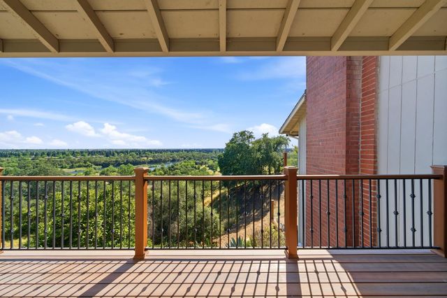 8728 Bluff Ln, Fair Oaks, CA 95628