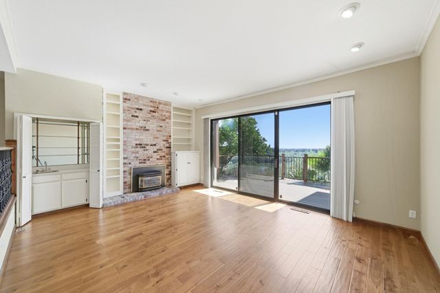 8728 Bluff Ln, Fair Oaks, CA 95628