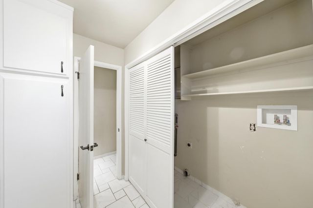 8728 Bluff Ln, Fair Oaks, CA 95628