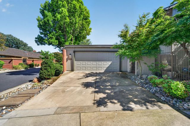 8728 Bluff Ln, Fair Oaks, CA 95628