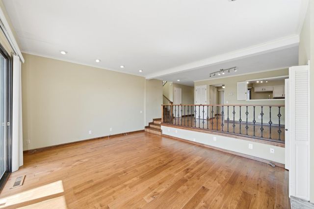 8728 Bluff Ln, Fair Oaks, CA 95628
