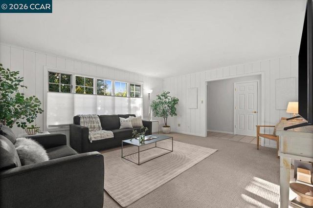114 Combs Ln, Vallejo, CA 94590