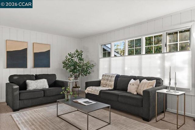 114 Combs Ln, Vallejo, CA 94590