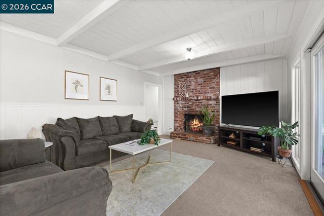 114 Combs Ln, Vallejo, CA 94590