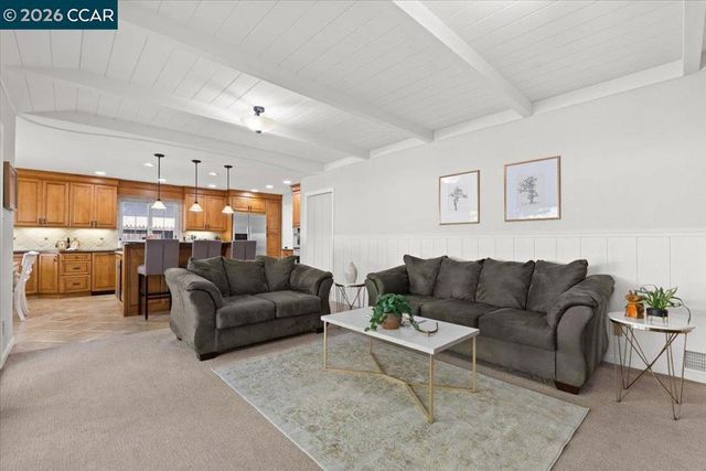 114 Combs Ln, Vallejo, CA 94590