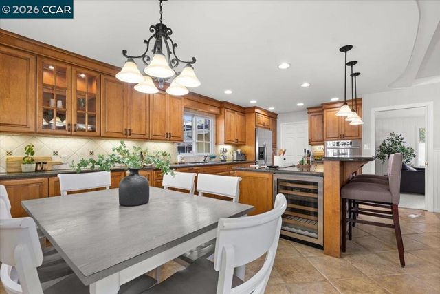 114 Combs Ln, Vallejo, CA 94590