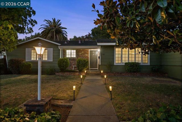 114 Combs Ln, Vallejo, CA 94590